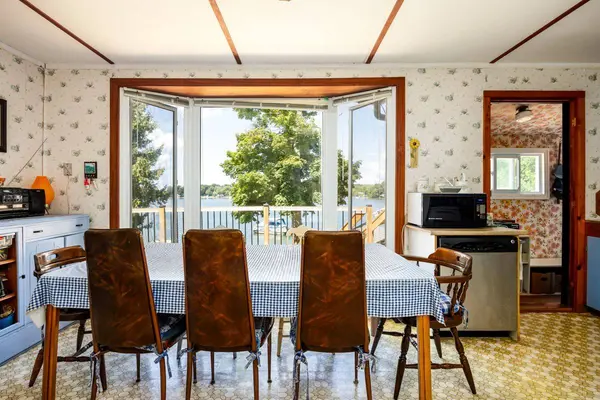 70 Ivy LN, Orillia, ON L3V 6H1