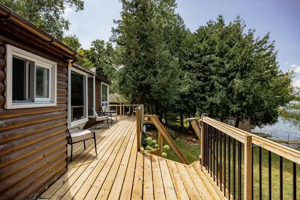 70 Ivy LN, Orillia, ON L3V 6H1