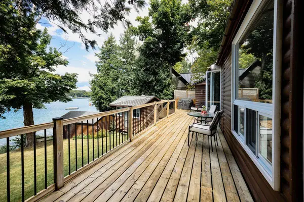 70 Ivy LN, Orillia, ON L3V 6H1