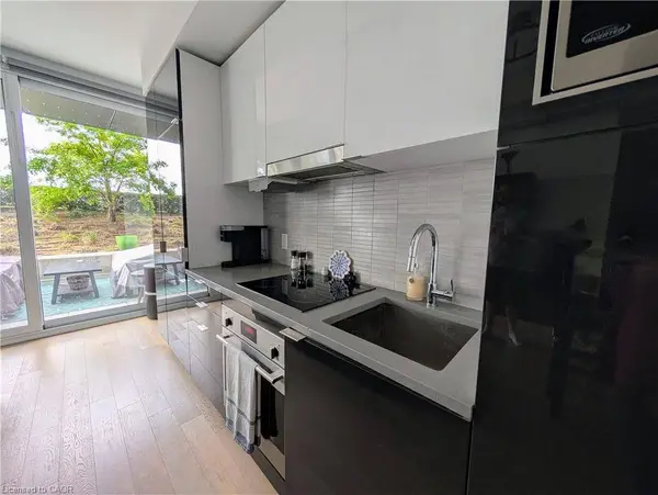 170 Bayview Avenue #712, Toronto, ON M5A 0M4