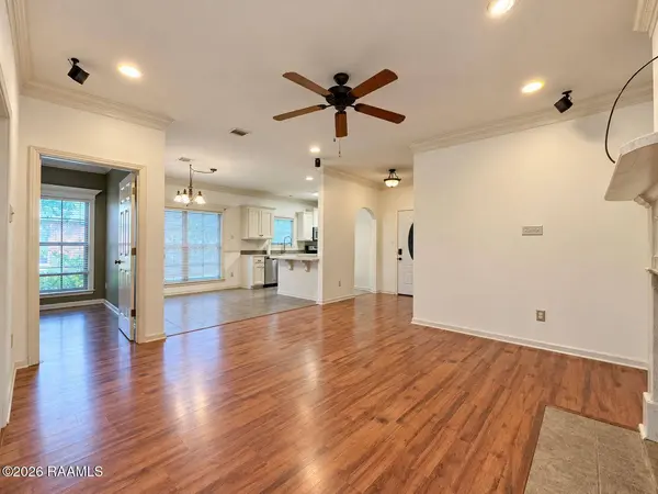 115 Fawn LN, Broussard, LA 70518