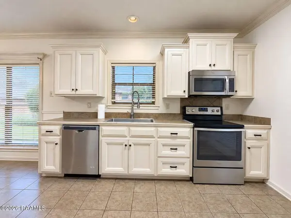 115 Fawn LN, Broussard, LA 70518