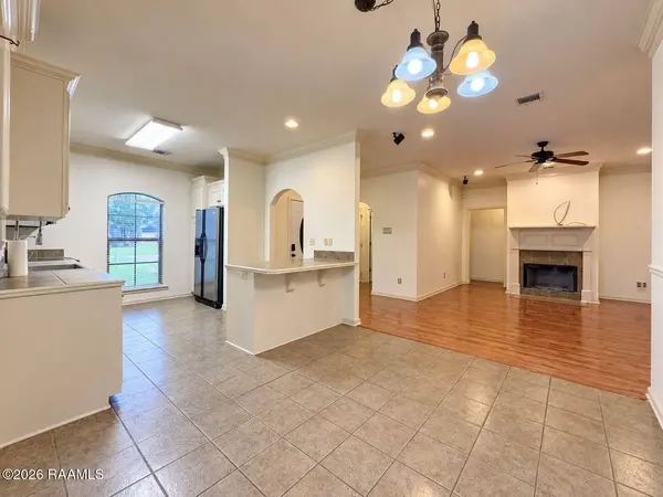 115 Fawn LN, Broussard, LA 70518