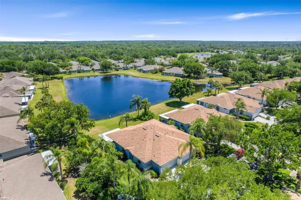 1204 HUNTINGTON GREENS DR #1204, Sun City Center, FL 33573