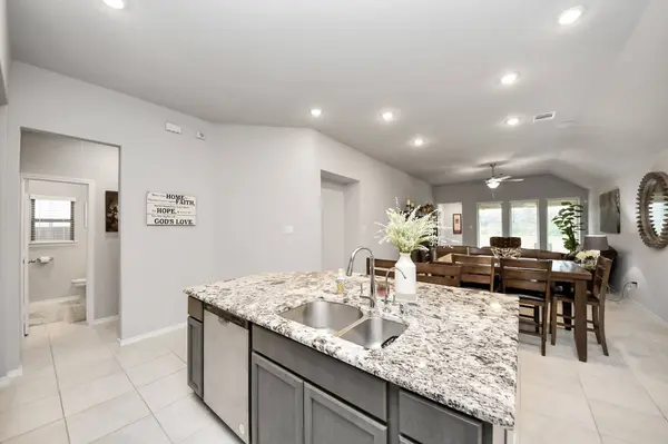 4218 Kinsey ST, Iowa Colony, TX 77583