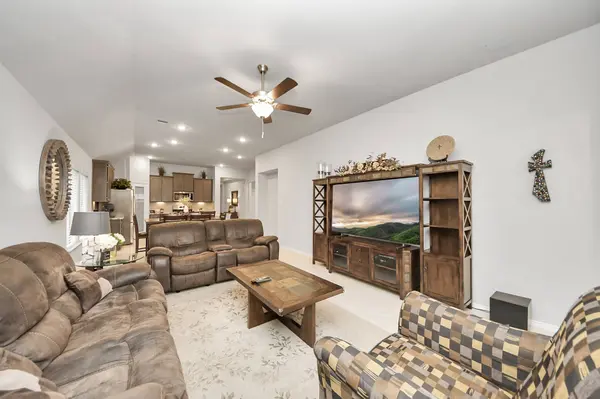 4218 Kinsey ST, Iowa Colony, TX 77583