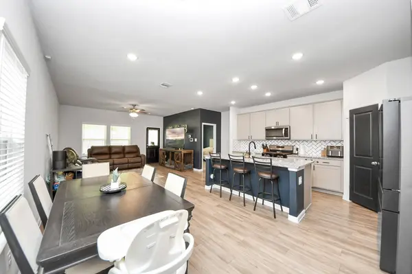 215 Intrepid TRL, Magnolia, TX 77354
