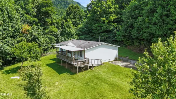 15217 Fields LN