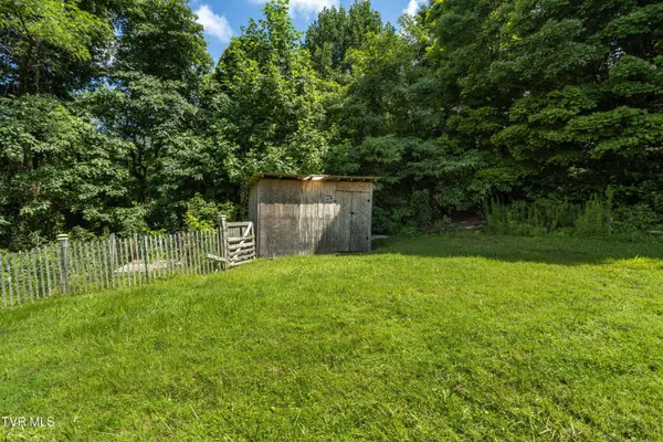 15217 Fields LN, Abingdon, VA 24210
