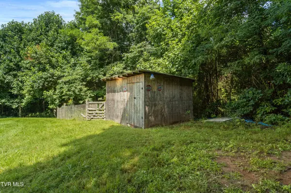 15217 Fields LN, Abingdon, VA 24210