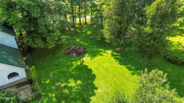 343 Magnolia DR, Glade Spring, VA 24340