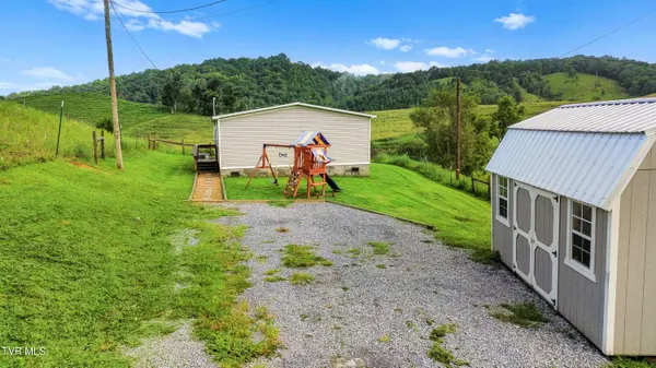 18026 Confederate RD, Glade Spring, VA 24340