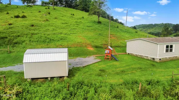 18026 Confederate RD, Glade Spring, VA 24340