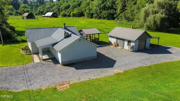 637 Riverside RD, Chilhowie, VA 24319