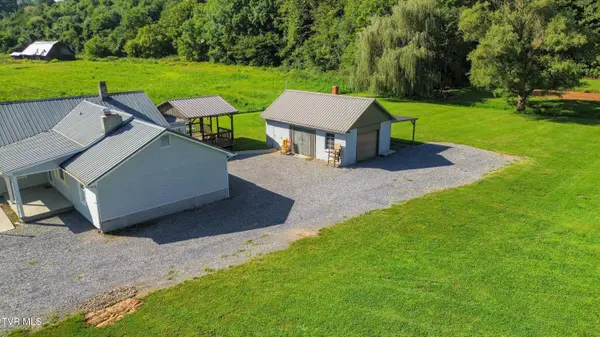 637 Riverside RD, Chilhowie, VA 24319