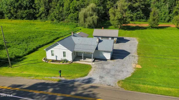 637 Riverside RD