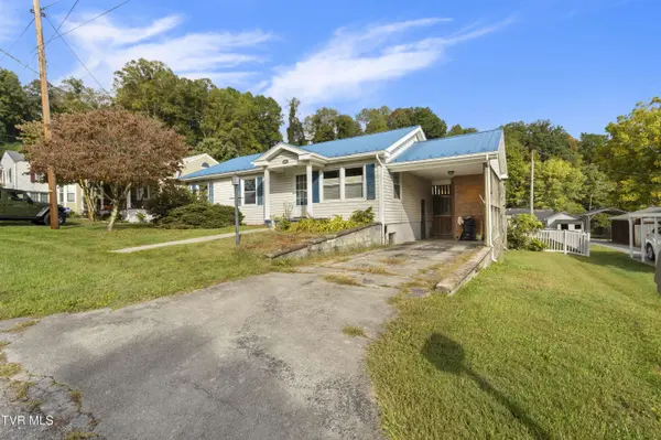 565 Bowlin ST, Damascus, VA 24236