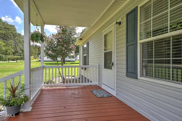 32376 Poor Valley RD, Saltville, VA 24370