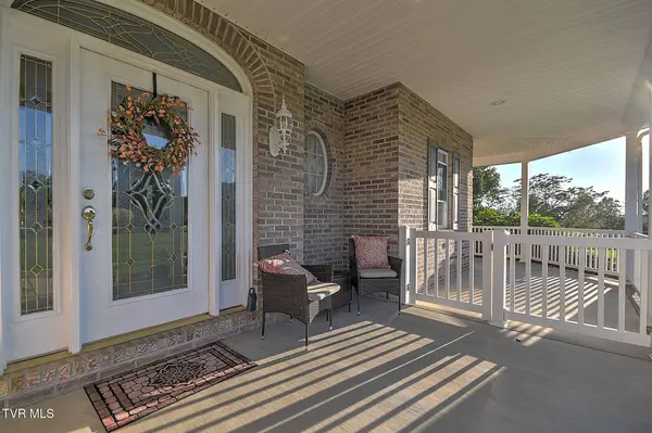 17256 Crabtree CT, Bristol, VA 24202