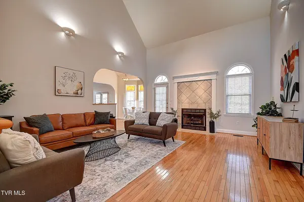 17256 Crabtree CT, Bristol, VA 24202