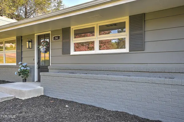 54 Crown CIR, Bristol, TN 37620