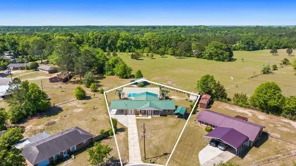 201 Sherwood Ct, Ozark, AL 36360-5433