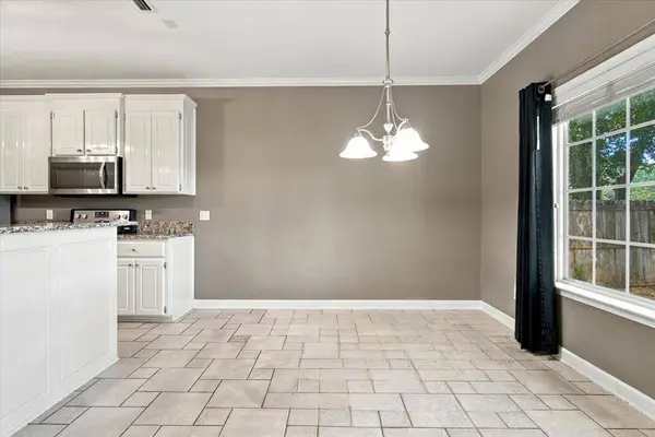 521 Edinburgh Way, Dothan, AL 36305