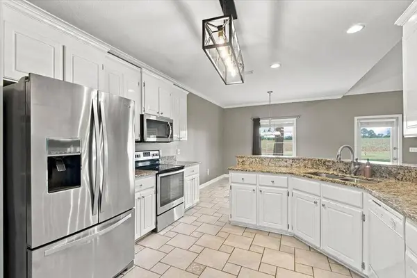 521 Edinburgh Way, Dothan, AL 36305