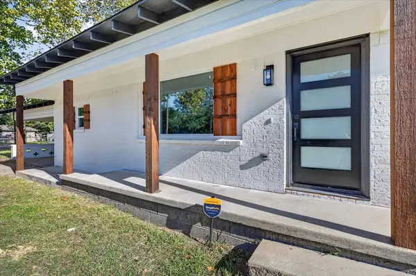 716 Kerry LN