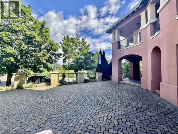 3185 Via Centrale DR #6, Kelowna, BC V1V2A7