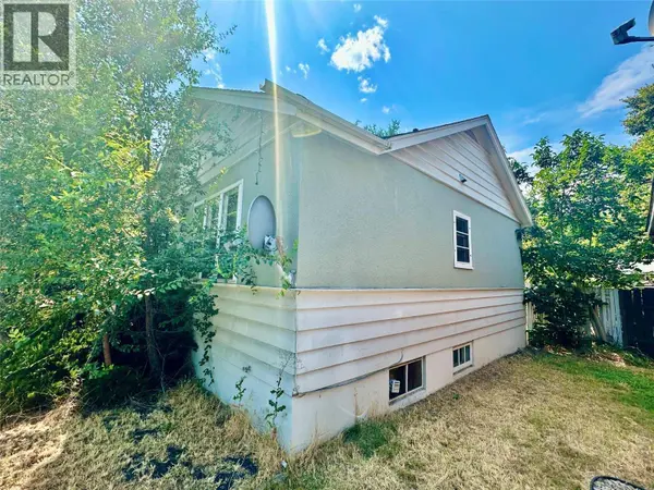 2038 Richter Street, Kelowna, BC V1Y2N5
