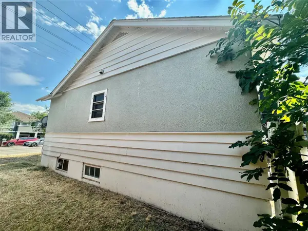 2038 Richter Street, Kelowna, BC V1Y2N5