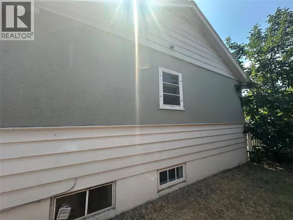 2038 Richter Street, Kelowna, BC V1Y2N5