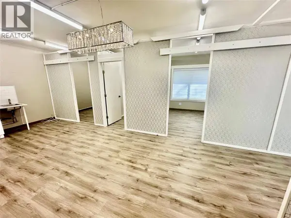 1751 Harvey AVE #110, Kelowna, BC V1Y6G4