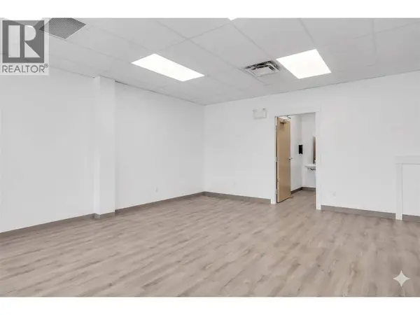 1751 Harvey AVE #110, Kelowna, BC V1Y6G4