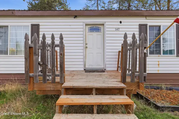 147 5th ST, Priest River, ID 83856