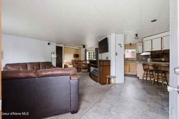 147 5th ST, Priest River, ID 83856