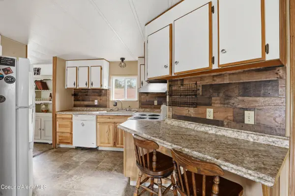 147 5th ST, Priest River, ID 83856
