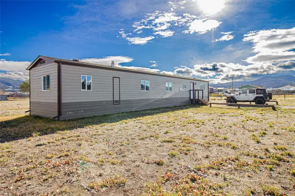 140 Shoestring Annie RD