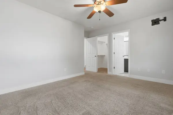 6952 W HUNTER DR, West Valley City, UT 84128