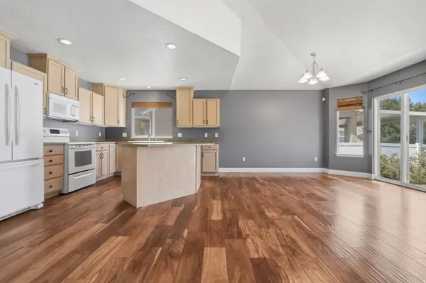 6952 W HUNTER DR, West Valley City, UT 84128