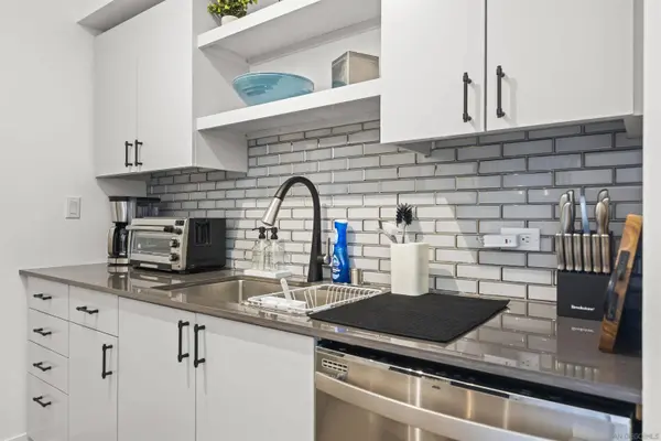 425 W Beech Street #1607, San Diego, CA 92101