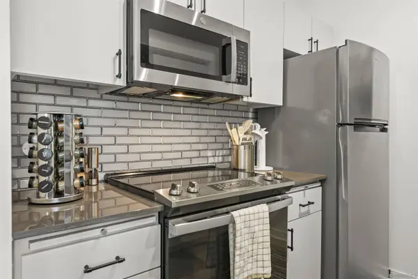 425 W Beech Street #1607, San Diego, CA 92101