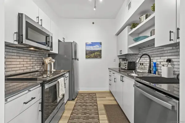 425 W Beech Street #1607, San Diego, CA 92101