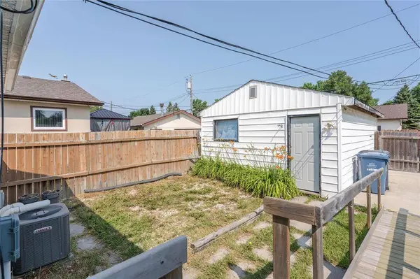 815 Kernaghan AVE, Winnipeg, MB R2C 1L8