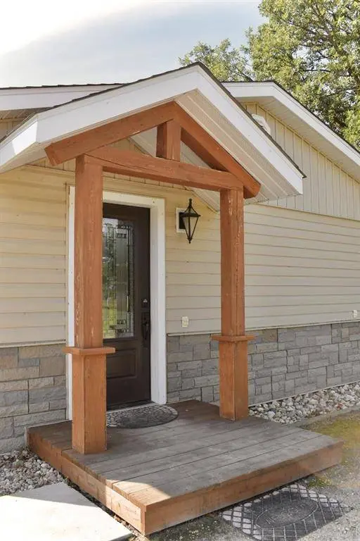51 Franklin ST, Roseau River, MB R0A 1P0