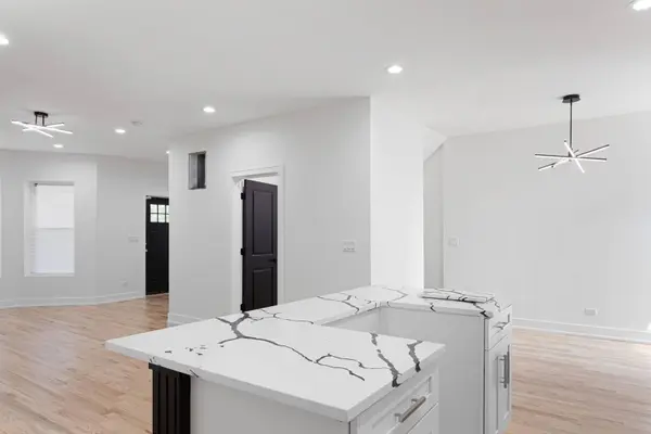 6627 S Saint Lawrence AVE, Chicago, IL 60637
