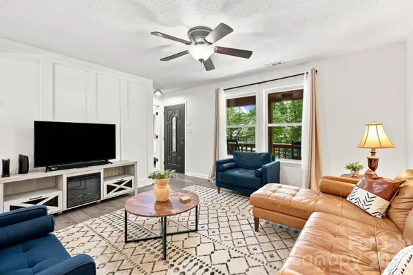 24 Oakwood RD, Candler, NC 28715