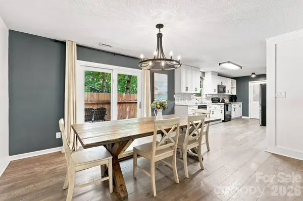 24 Oakwood RD, Candler, NC 28715