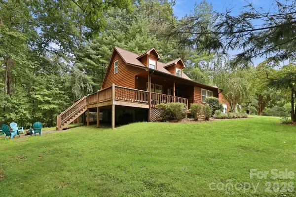 24 Oakwood RD, Candler, NC 28715